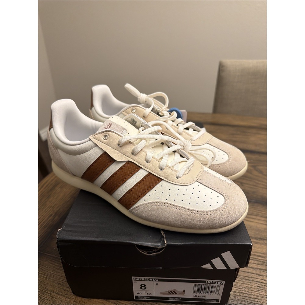 ADIDAS WOMENS BARREDA COURT SHOE Athletic Running Low Top  Sneakers Sz 8 …R14